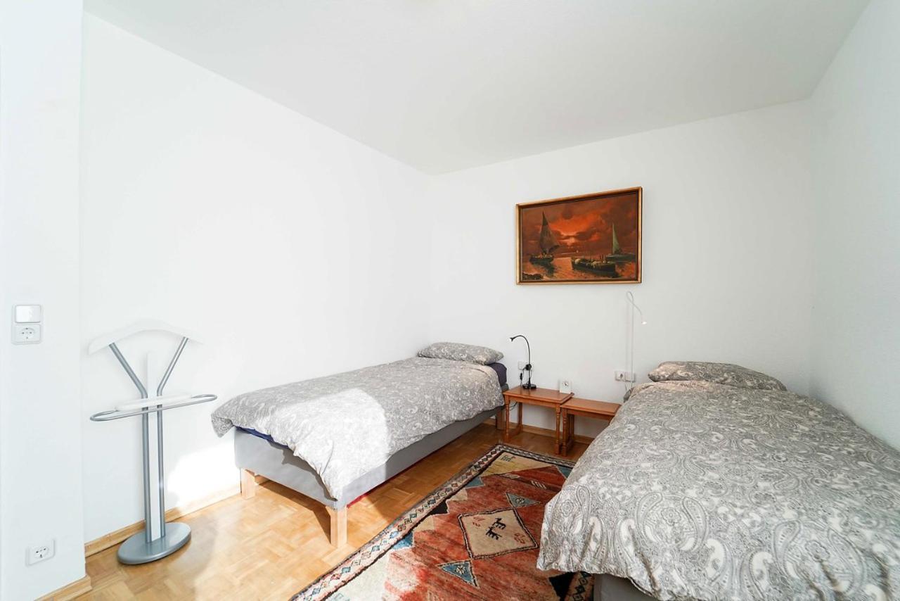 Ferienwohnung Im Haus Lotus Mit Grossem Balkon Und Garten Bad Urach Exterior photo