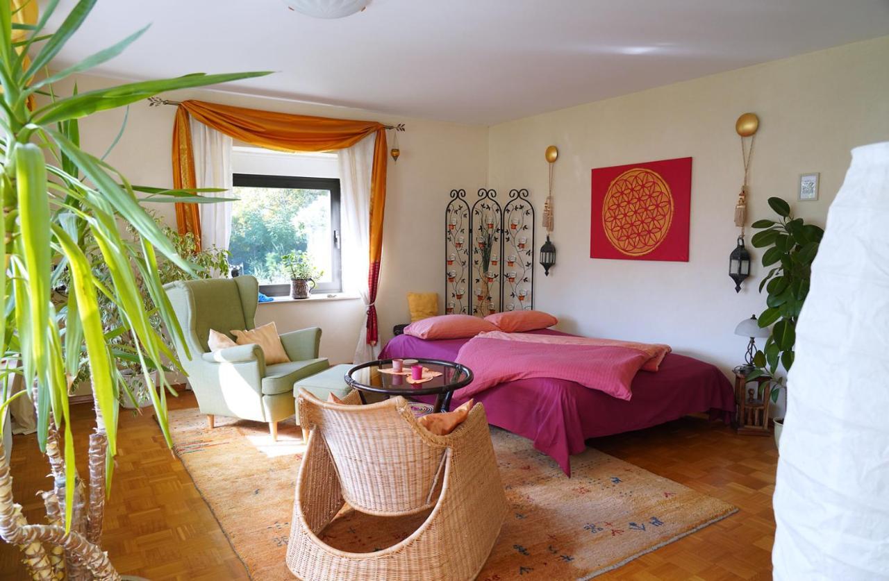Ferienwohnung Im Haus Lotus Mit Grossem Balkon Und Garten Bad Urach Exterior photo